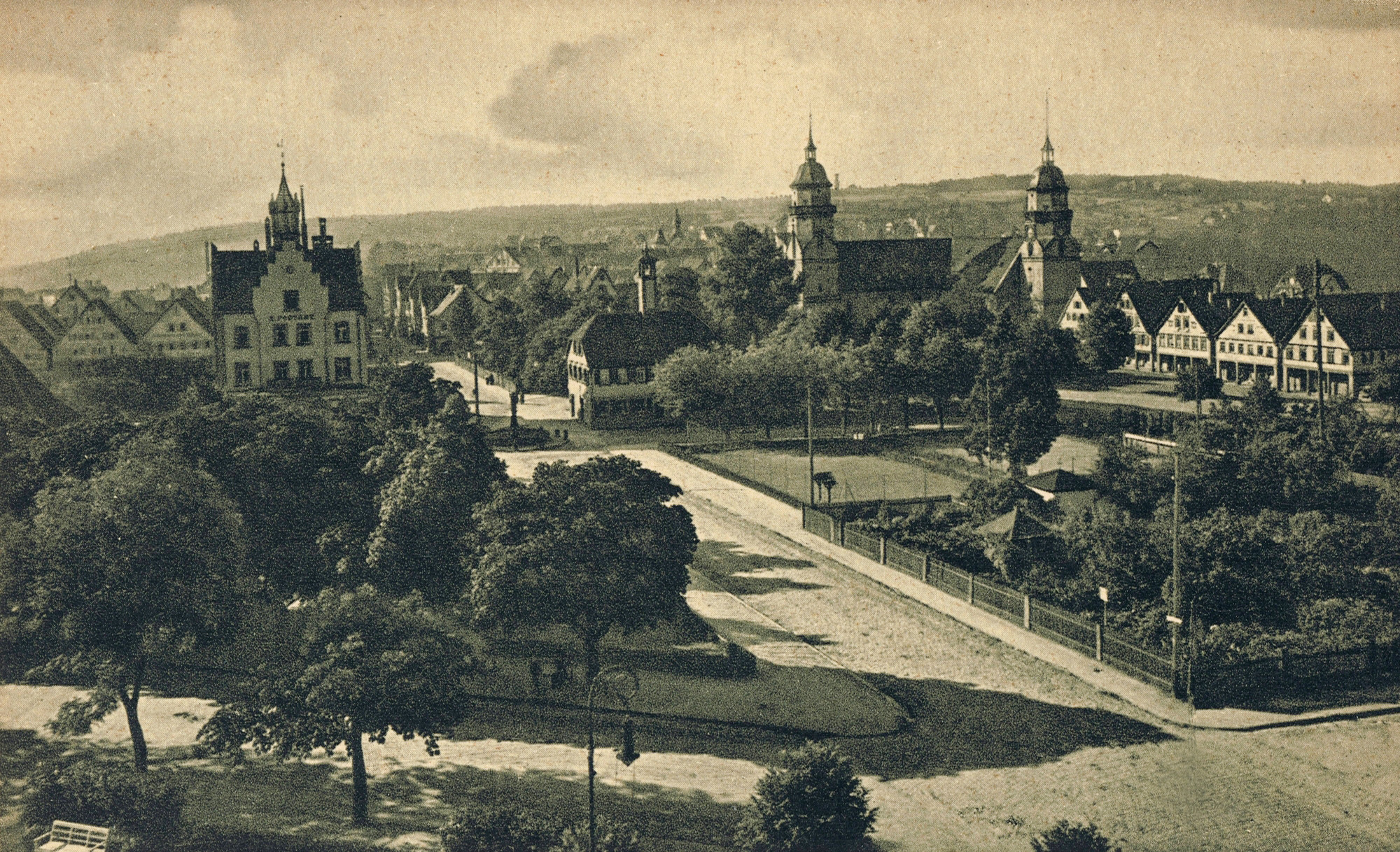 Blick auf den Freudenst&auml;dter Marktplatz um 1900.